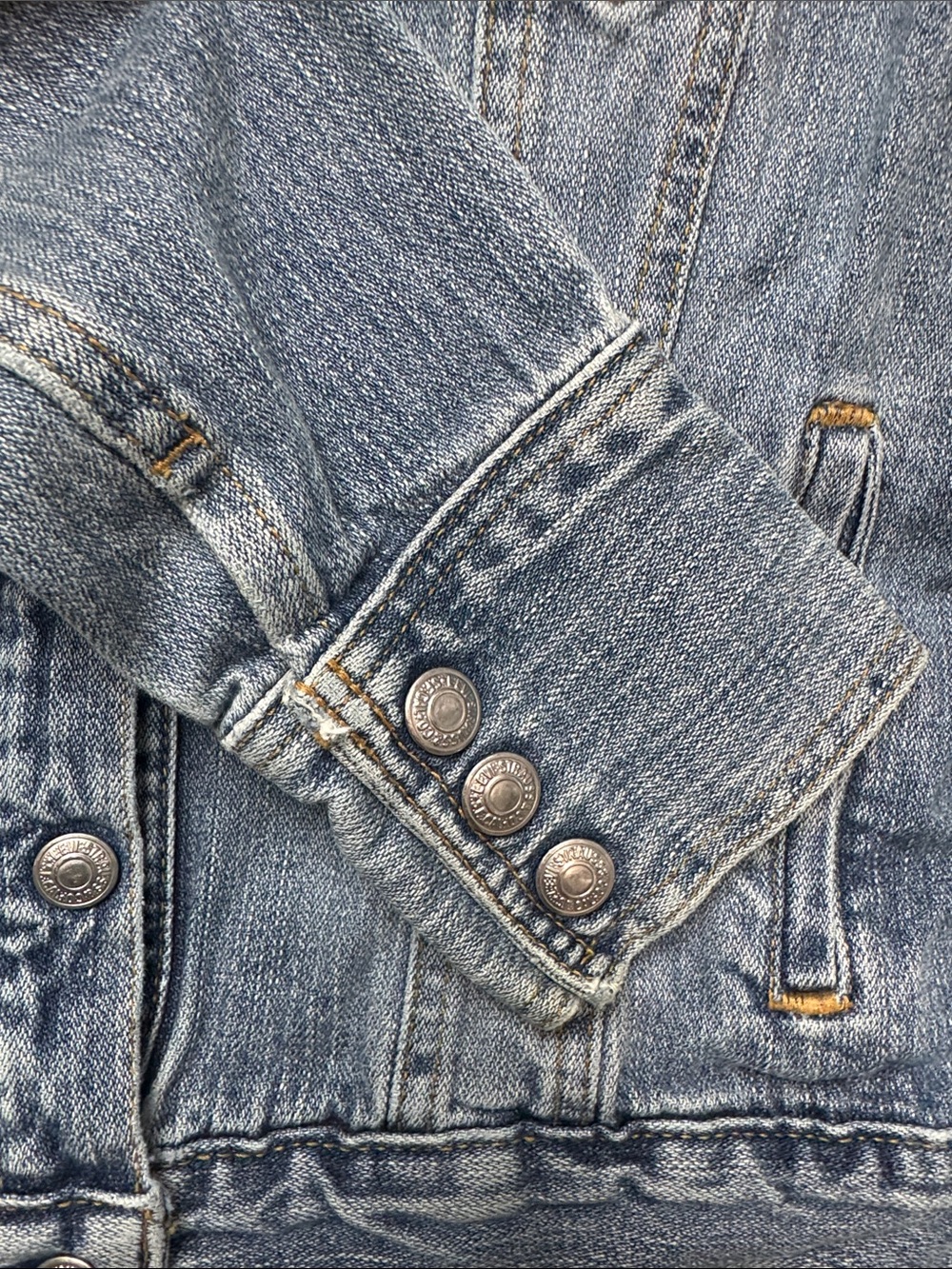 Vintage Levi's Blue Denim Jacket with Bat-Wing Tabby Cat Patch - Picture 5 of 11